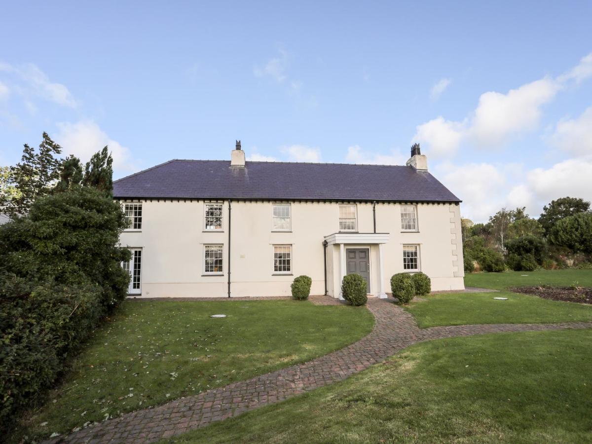 Clynnog House Villa Dwyran Exterior photo