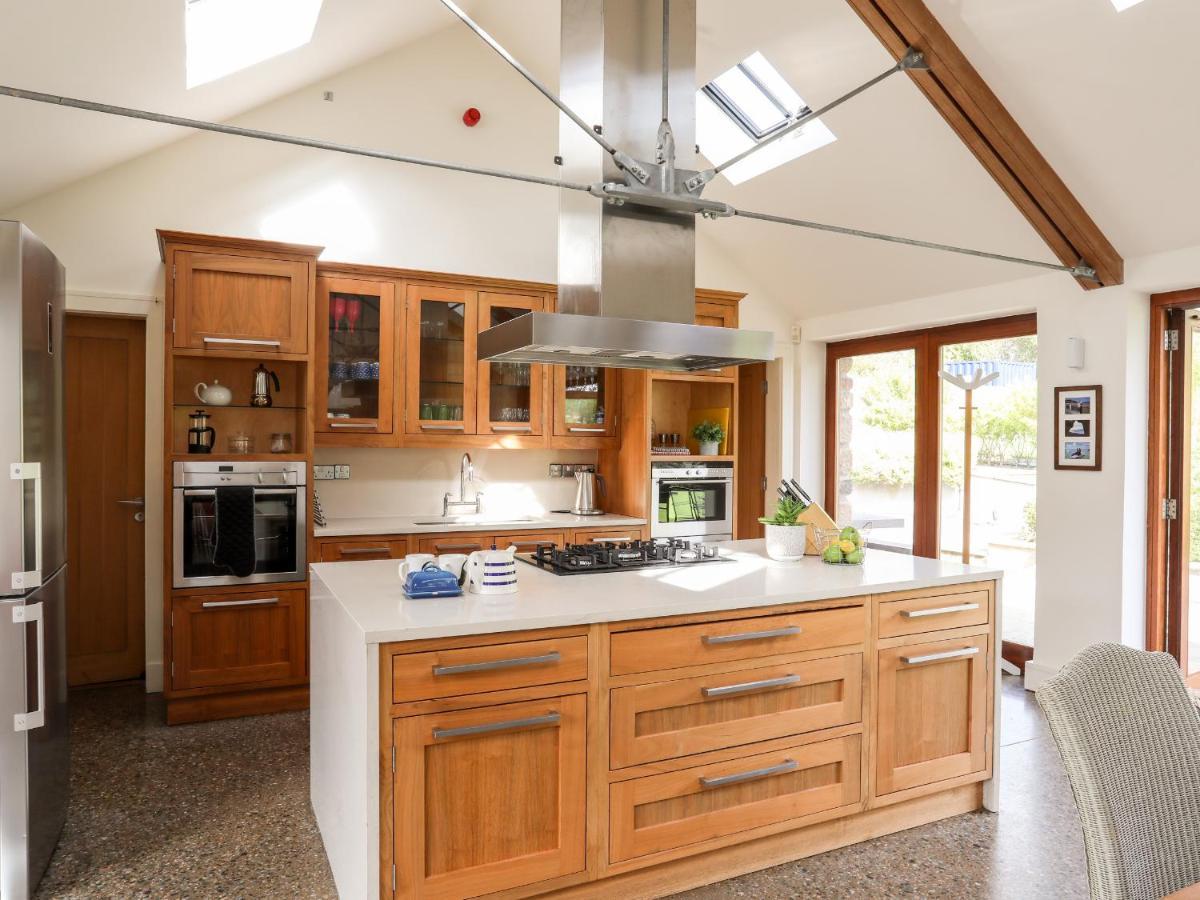 Clynnog House Villa Dwyran Exterior photo