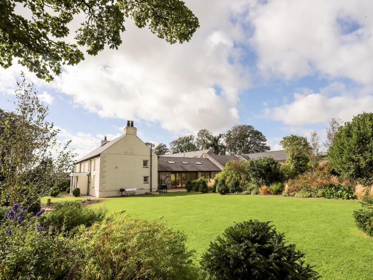 Clynnog House Villa Dwyran Exterior photo